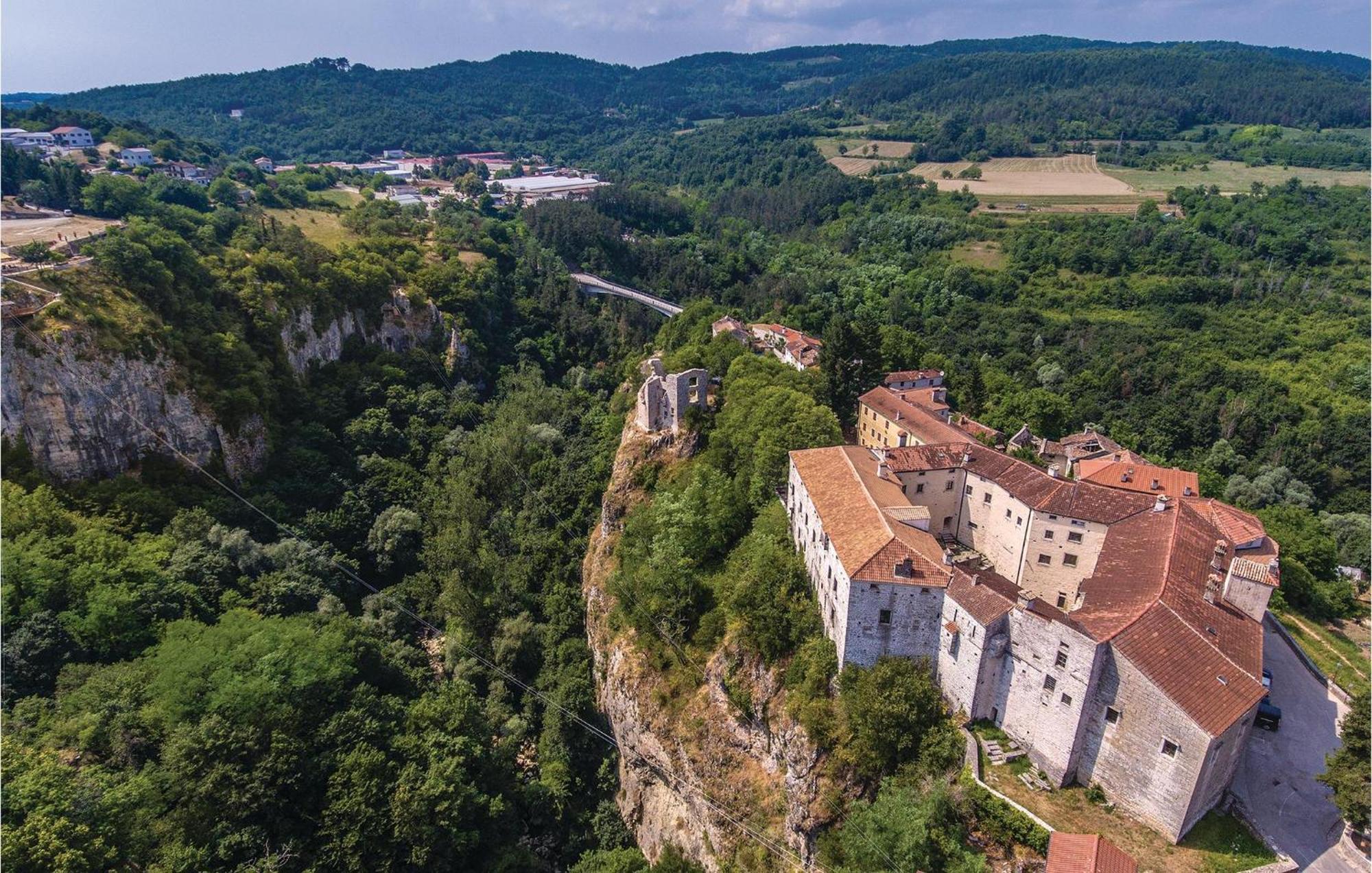 Cozy Home In Pazin With House A Panoramic View 外观 照片